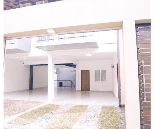 Diyawanna Villa - Deluxe Double Room in Colombo