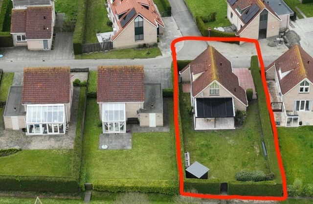 Do you want a pleasant holiday in an eco-friendly and energy-efficient home with all modern comforts . Features include : - Car charging station on private driveway so you don't have to move around .