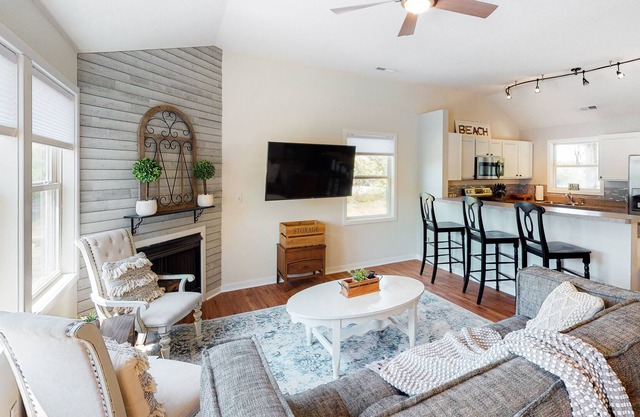 Dog-friendly home with hot tub, central AC & washer/dryer - snowbird-friendly