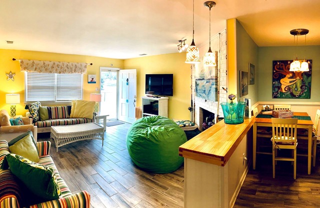 North End Cottage que admite perros - Oceanside of Atlantic - ¡270 pasos a la playa!