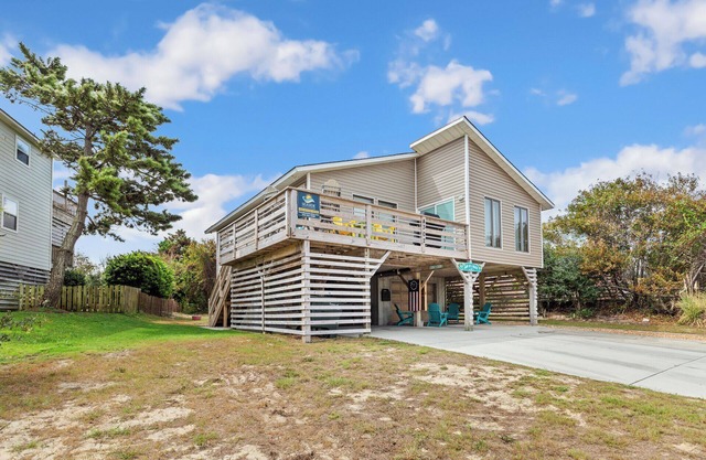 Dog-Friendly OBX Escape w/Pool & Hot Tub