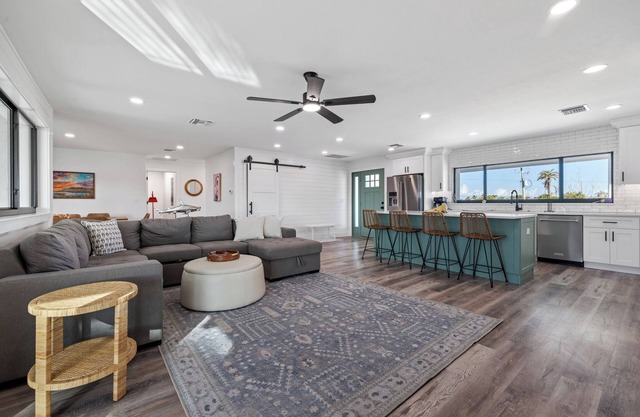 Dog friendly (with owner approval) 5 bedroom/3 bath home in East Rocks.