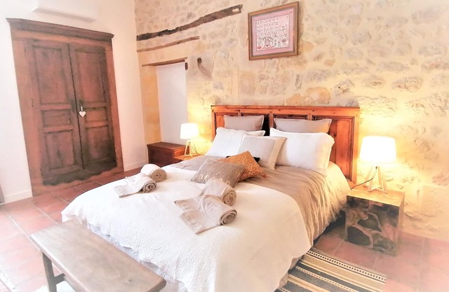 Domaine de Gaïa, Apollon Suite, Swimming pool on 1.5 ha park, near Saint-Emilion.