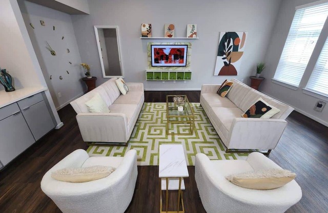 *Spring Break* Double Luxury 2 Stunning Homes 1 Price