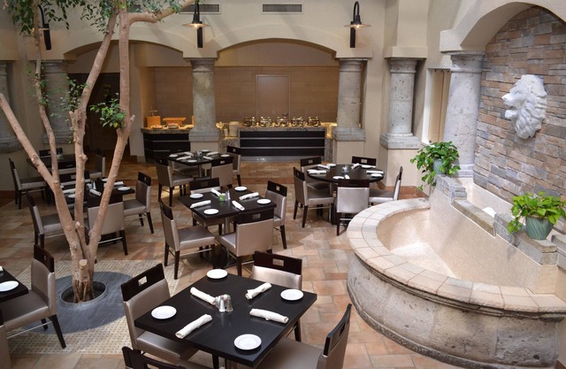 Doubletree by Hilton Houston Hobby Airport