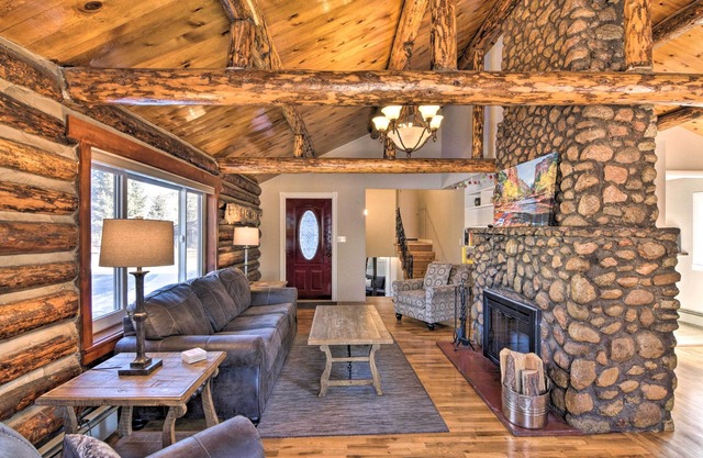 Downtown Buena Vista Cabin w/ Patio & Grill!