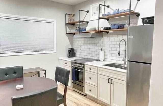 Downtown Decatur Pet-Friendly Suite