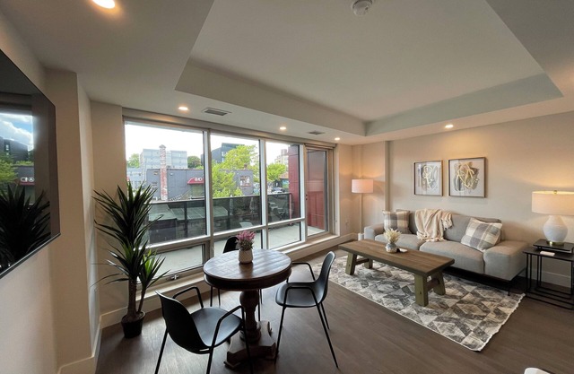 Downtown Halifax, Bright, Modern and Spotless, 1 Bedroom with A/C