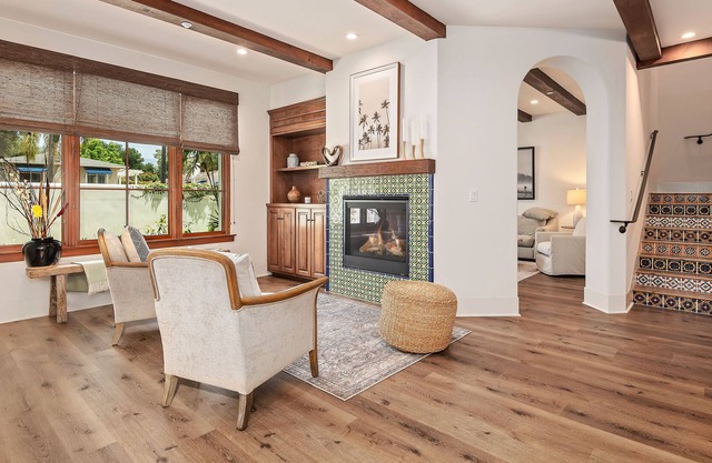 Downtown Life, 2 Bed/2Bath Townhome - walk to Santa Barbara shops, restaurants, and entertainment.