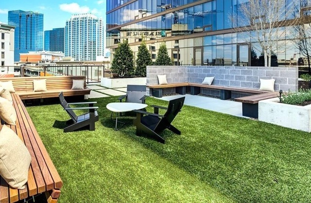 Downtown Nashville Studio Condo!(Travel Nurses & College Students)Welcome!