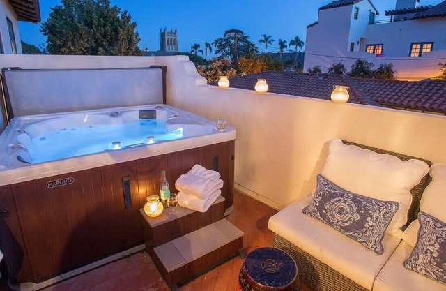 Downtown Paradise - Perfección restaurada en el corazón del centro de Santa Bárbara
