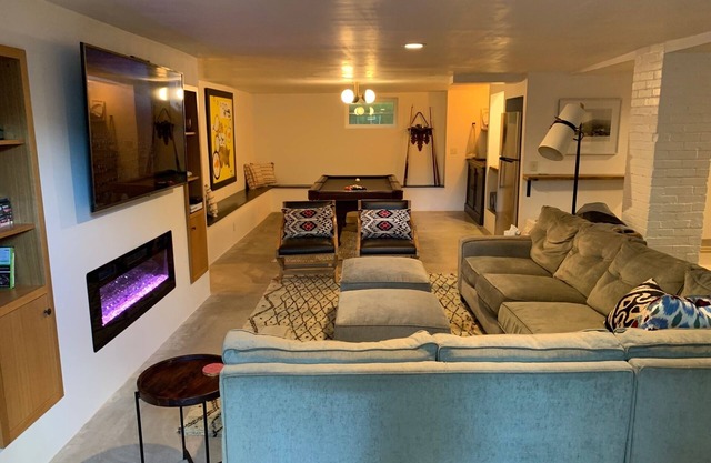 Downtown! Private Entrance Guest Suite in State College.