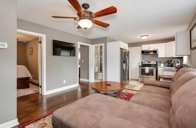 Downtown’s Queens (Pad 1 & 2) - 4BR + 2 Sofa Bed