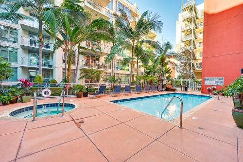 Downtown San Diego Condo with Pool and Rooftop Access