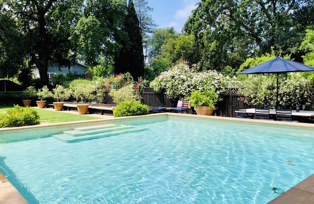 Downtown St. Retiro de Helena con piscina, bochas y privacidad. Permiso # PL19012