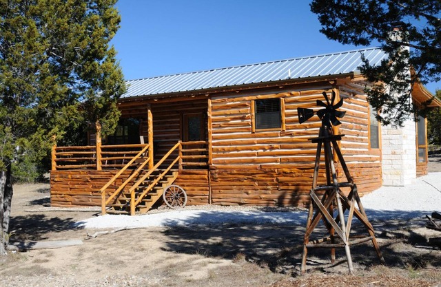 Dream Away Cabin - Nueva Cedar Log Cabin - 2BR - 3 Acres - a pie de lago