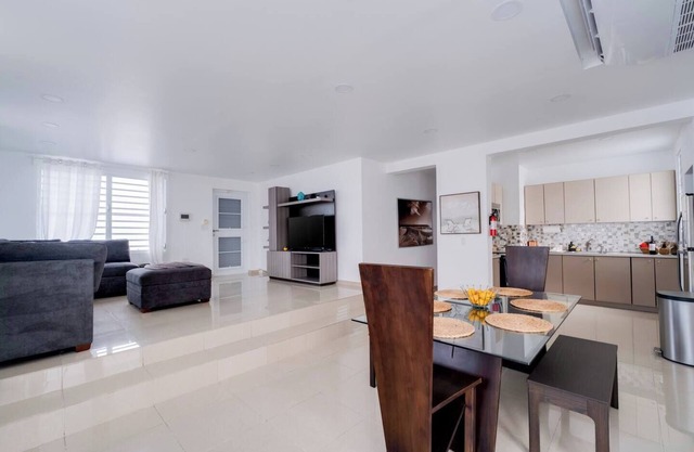 Dream House-Walk to Beach-3BR/2BA/AC+Terrace