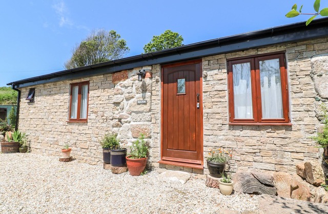 DROG PENN, pet friendly, with a garden in Tregeseal