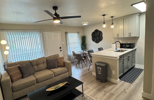 DT Dallas Cityscape Chic l 1BD