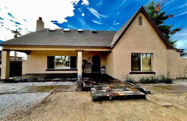 DTPHX Home - 10mins from Airport w/ Heated Pool!