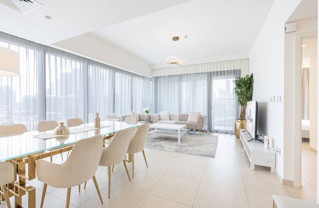 Beautiful Home w/ Full Burj View in Downtown