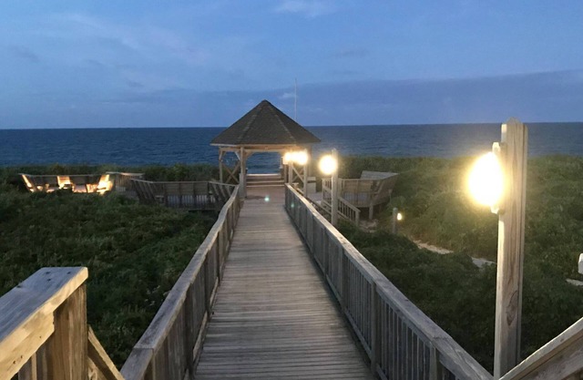 Duck NC 1BR 1Bath sleeps 4 condo Barrier Island Station 8/22-8/29/20