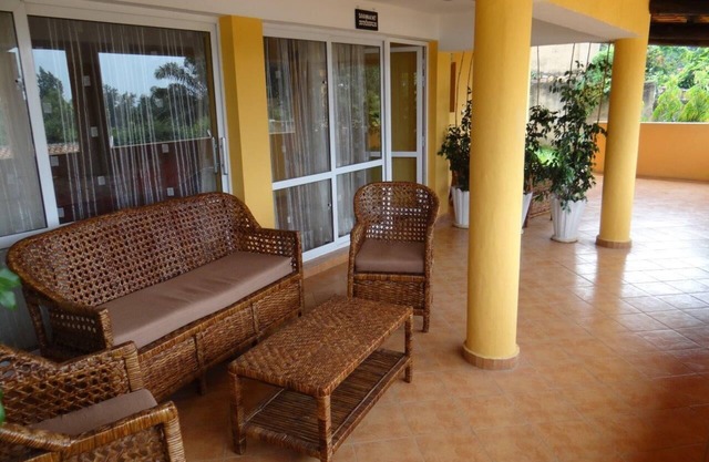 Studio apartment with all services & laundry inc.