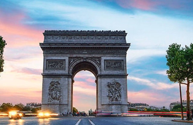 Duplex Montmartre With Aircon In Champs Elysees