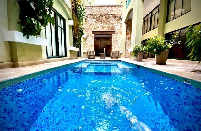 Duplex con piscina frente al teatro nacional D6