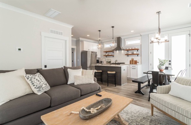 Durham's Modern FarmHome! Minutes from Downtown and a mile from Duke University!