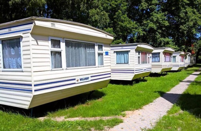 Casa holandesa en Łazy cerca del lago Jamno