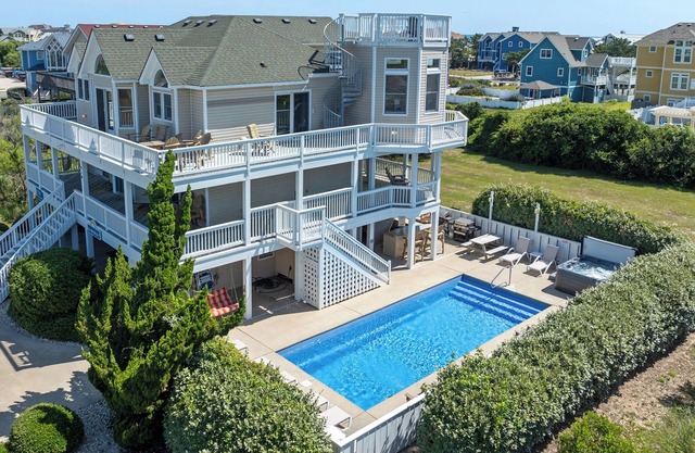 E=M(Sea)2: Private Pool & Hot Tub, Rooftop Deck w/ Ocean View, Pet-friendly