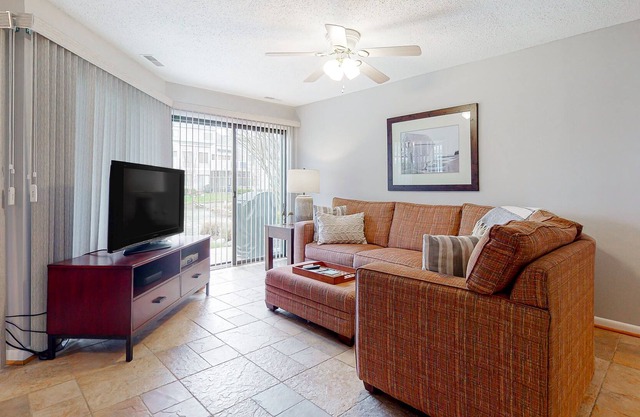 East of the Sun condo with WiFi, central AC, pool and tennis - walk to beach