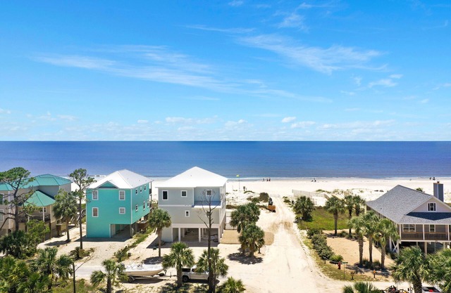 Easy Beach Access, Steps From The Beach, Single Level~ Sweet Destiny