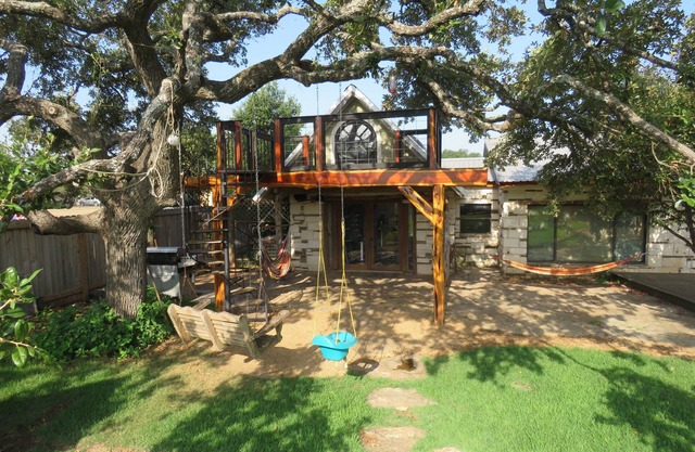 Casa recientemente remodelada en el corazón de Wimberly con acceso al río en una milla cuadrada