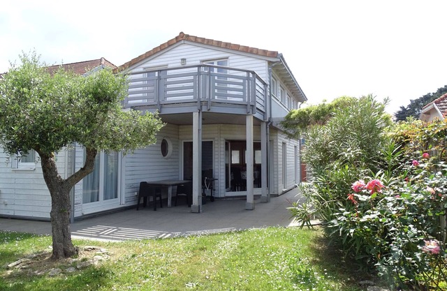 Casa ecológica cerca del mar con jardín y wifi