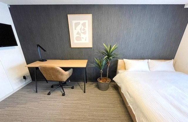 Economy Double Room in City Center Shinsaibashi / Osaka Ōsaka