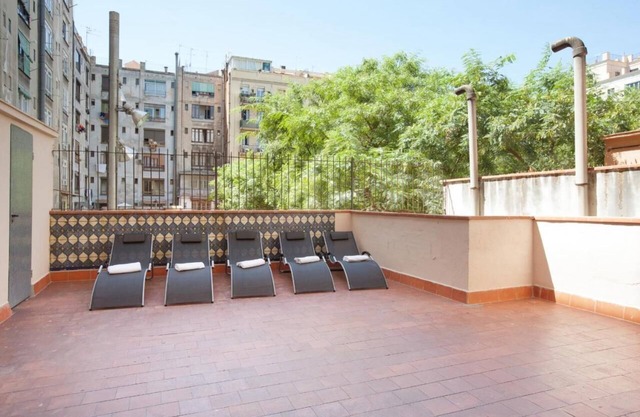 EDIFICIO DE VARIOS APTOS. IN BARCELONA, zona Eixample, 6/8 personas