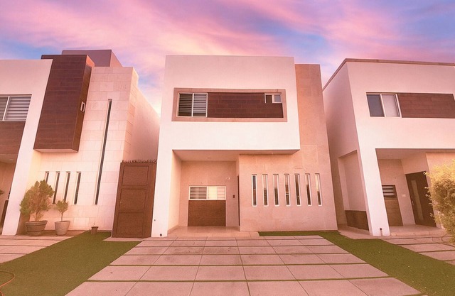 Elegant House w/Alberca 5 min Airport/Consulate