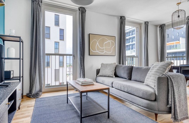 Elegant Leopoldstadt 2BR w/ Loggia, Gym & Sauna, near U2, by Blueground