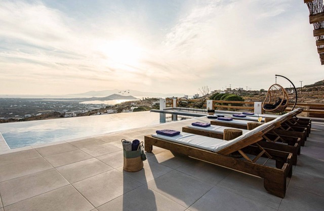 Elegant Naxos Villa | Villa Meltemi | 4 Bedrooms | Luxury & Privacy |Private Pool | BBQ | Parking Area | Agkidia