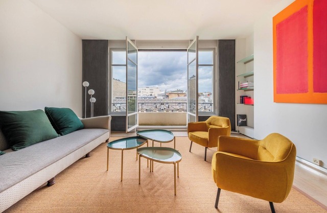 Stylish Paris Apartment in Elegant Style