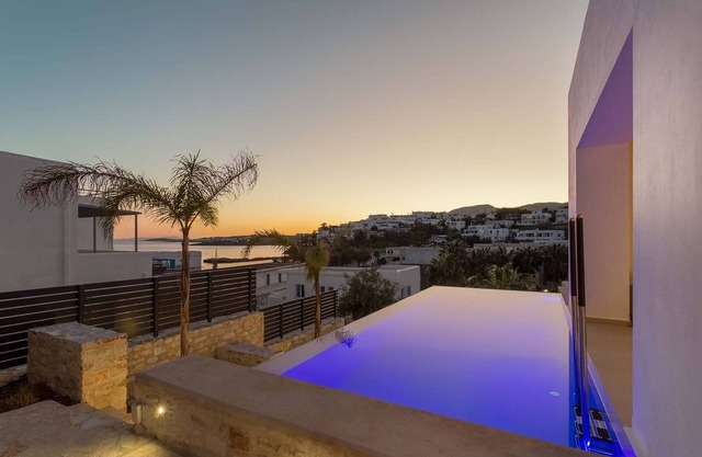 Elegant Paros Villa | Villa Oceania | 4 Bedrooms | Private Pool with Saltwater | Stunning Sea Views | Walking Distance to Beach | BBQ | Piso Livadi