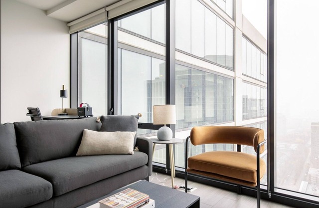 Elegant South Loop 1BR w/ Pool, BBQ & Gym, nr Grant Park, by Blueground