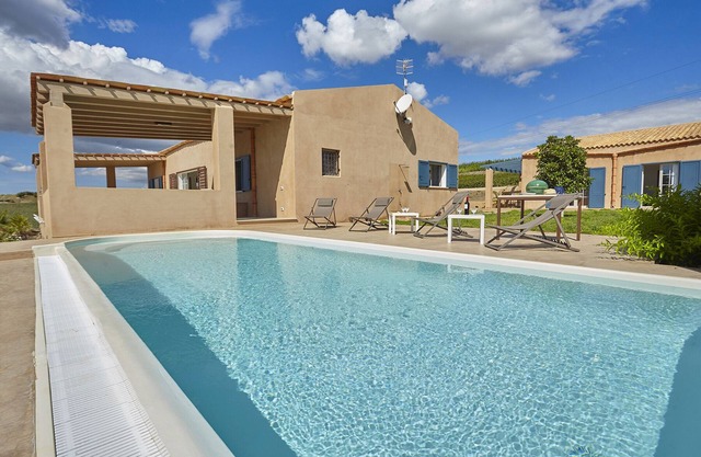 Villa con piscina cerca del mar de Menfi / Selinunte, capacidad para 8 personas