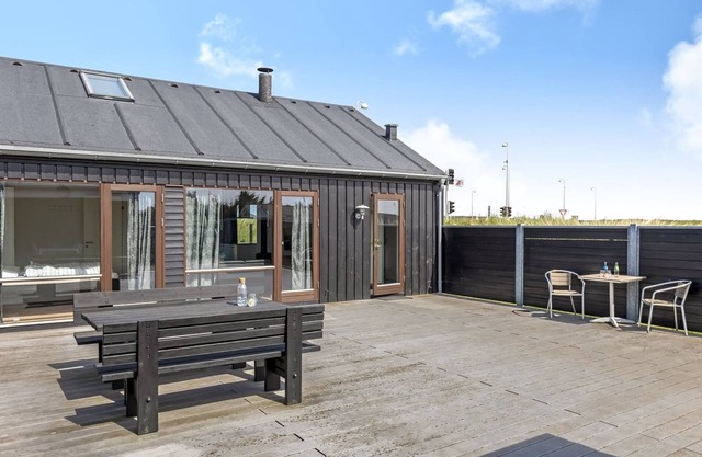 "Elinora" - 100m from the sea by Interhome