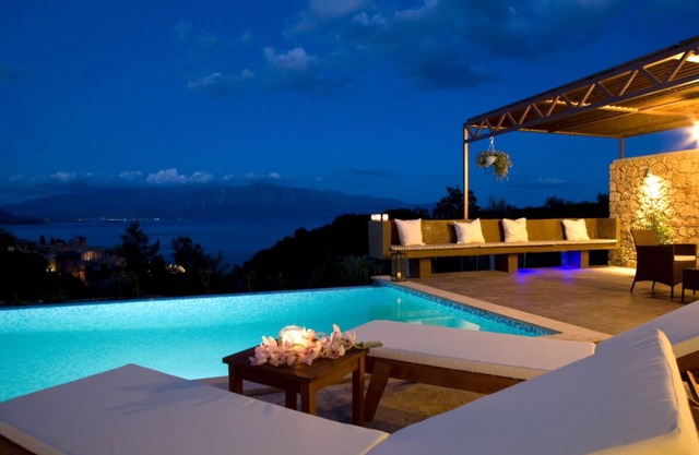 Romantic Chic Villa with Sea View !