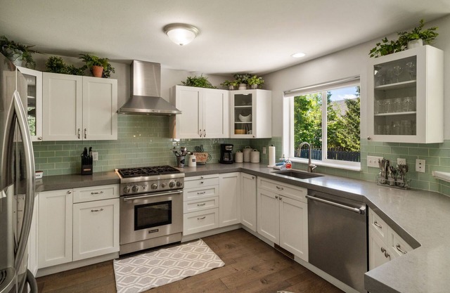Elk Grove - 5 Bedroom Home on the Way to Big Sky
