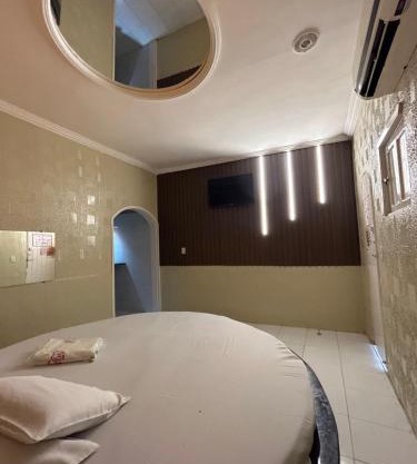 Ellus Motel