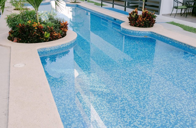 Emerald Waves in Marina Cerritos
